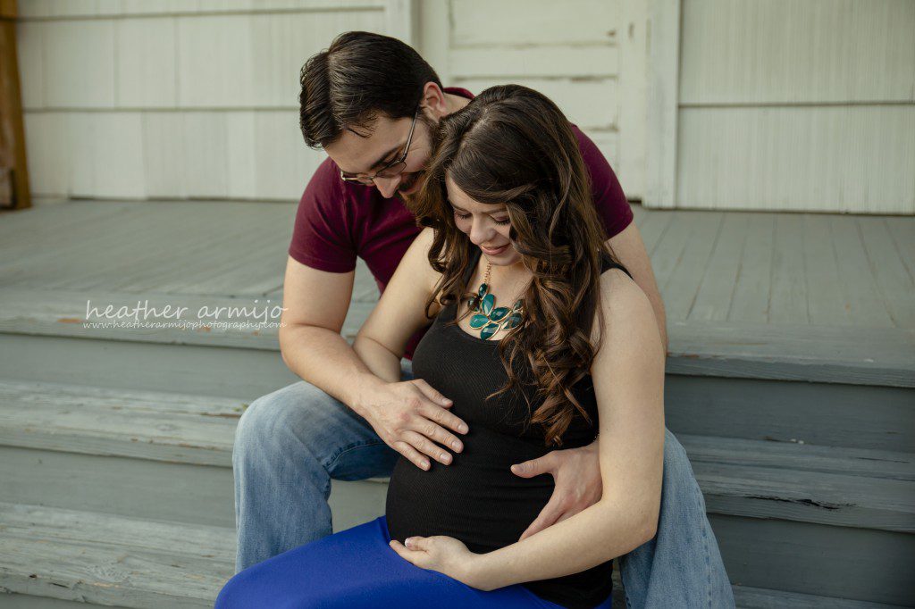 Katy texas maternity newborn baby couple outddor family photographer