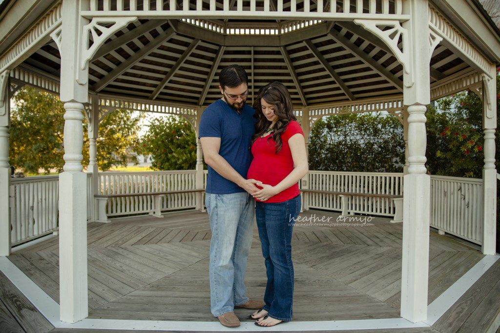 Katy texas maternity newborn baby couple outddor family photographer