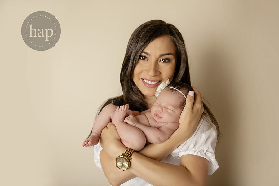 adorable newborn photographer baby picture