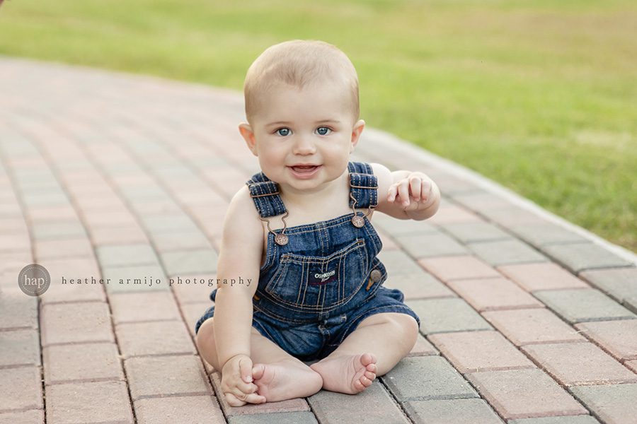 6 month old adorable baby photos outdoors
