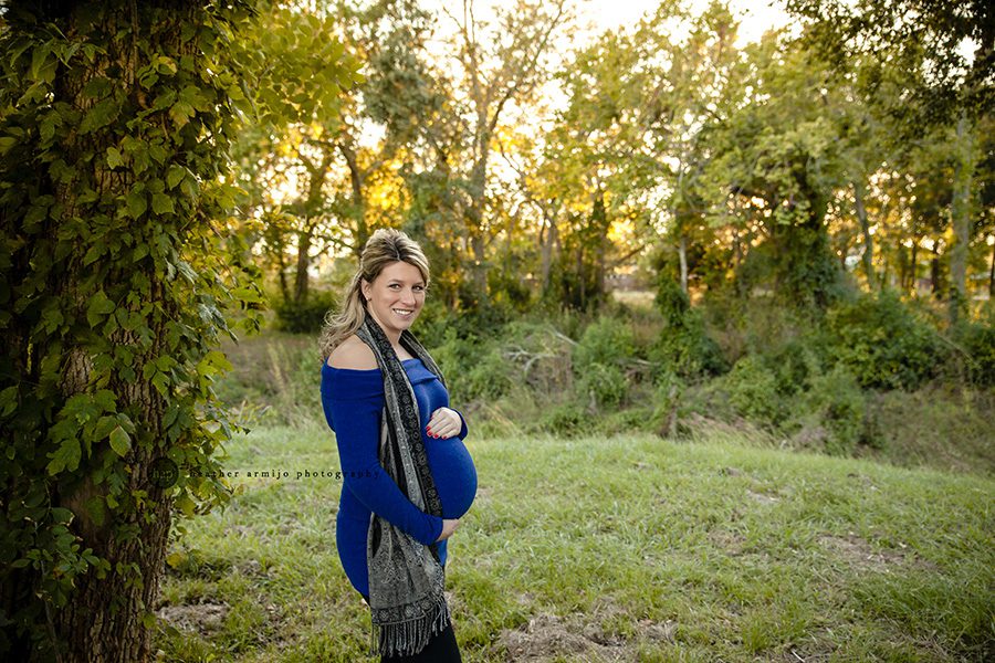 beautiful outdoor maternity session katy texas