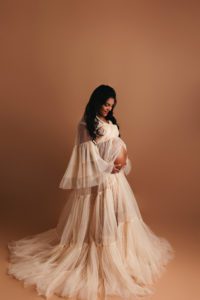fine art studio maternity houston expecting photoshoot katy photographer